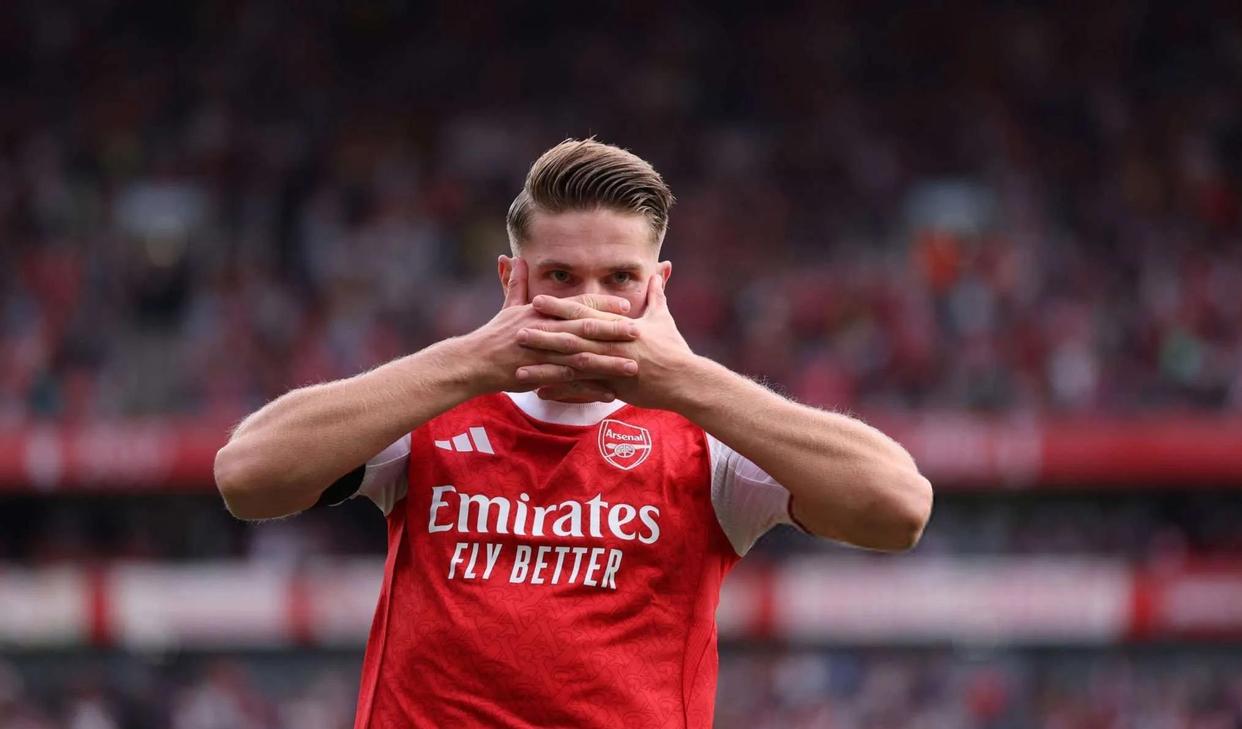 开云官网-关键时刻巴塞罗那备战英超;迎来里程碑细节曝光;气氛紧张;临场指挥获称赞的简单介绍