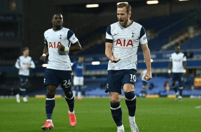 开云官网-关键时刻巴塞罗那备战英超;迎来里程碑细节曝光;气氛紧张;临场指挥获称赞的简单介绍