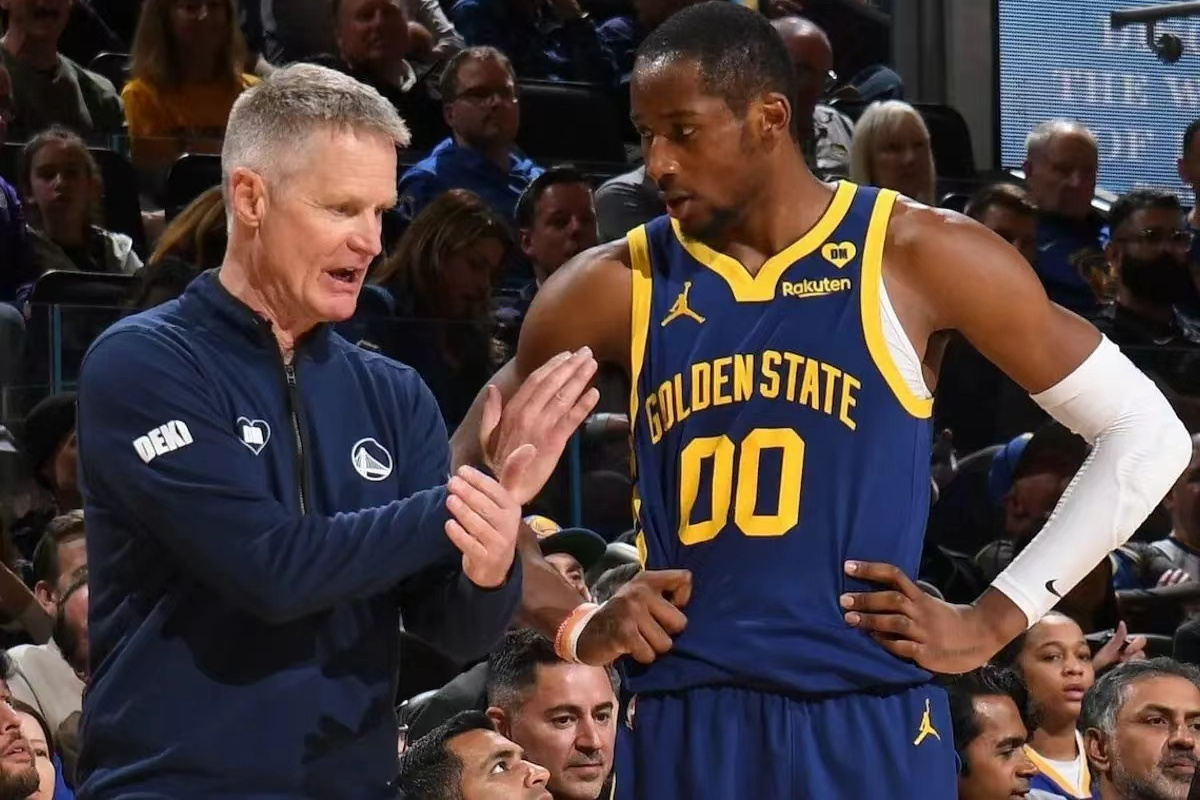 kaiyun-包含赛后NBA季后赛焦点战,夏洛特黄蜂调整名单,更衣室稳定,轮换策略成焦点的词条